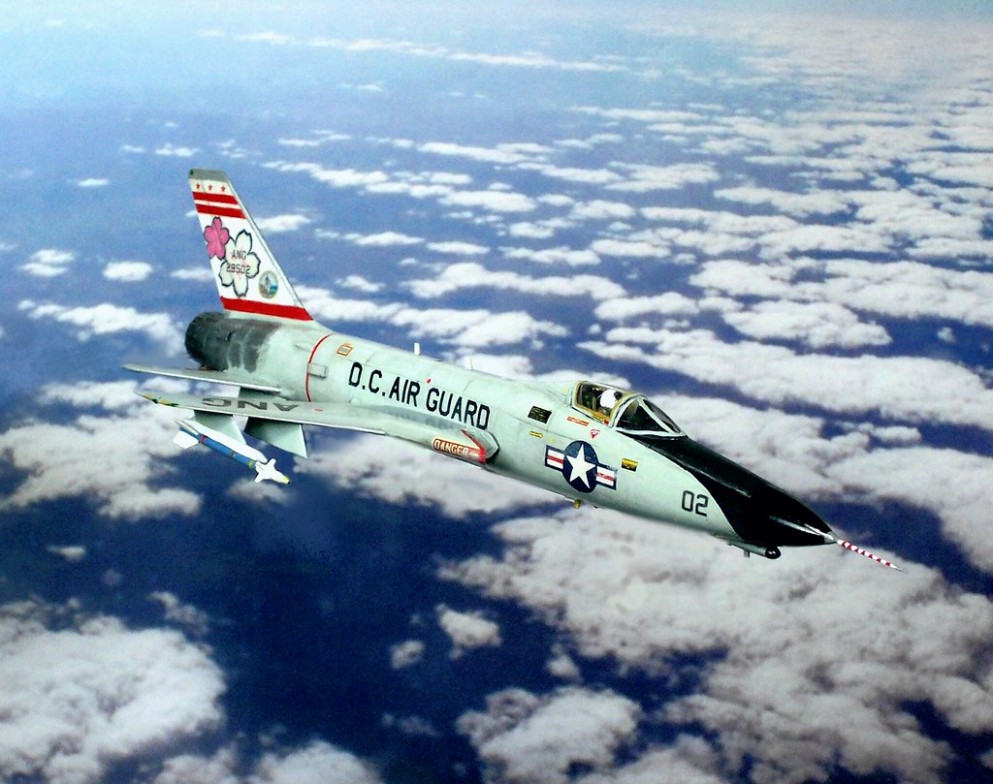 1:72 Republic F 112c "thunderdart"; Buno 62 28502 Of 121st Fighter Squadron, 113th Fighter Wing; (district Of) Columbia Air National Guard; Andrews Army Air Field, Summer 1972 (whif/kit Bashing) Family Paint Cl Near Me