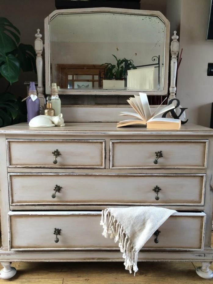 Annie Sloan Old White With French Linen Chalk Paint ..