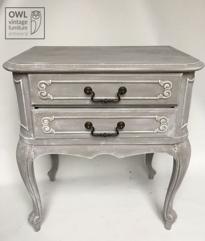 Bedside Table Annie Sloan Chalk Paint French Linen, Dry ..