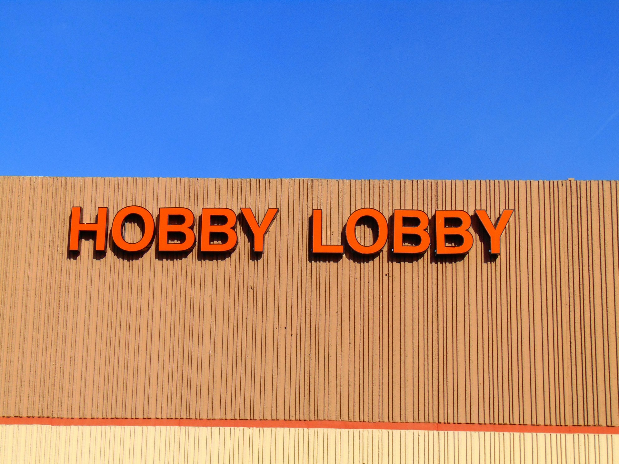 Hobby Lobby To Close Hemispheres Furniture Chain Furniture At Hobby Lobby