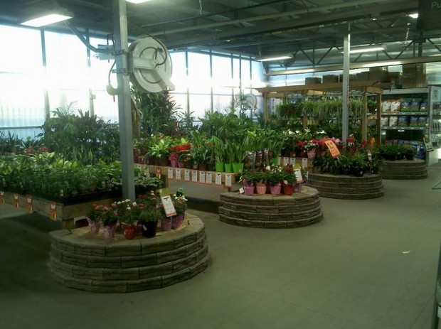 Home Depot Garden Center | Garden Center Displays, Garden ..