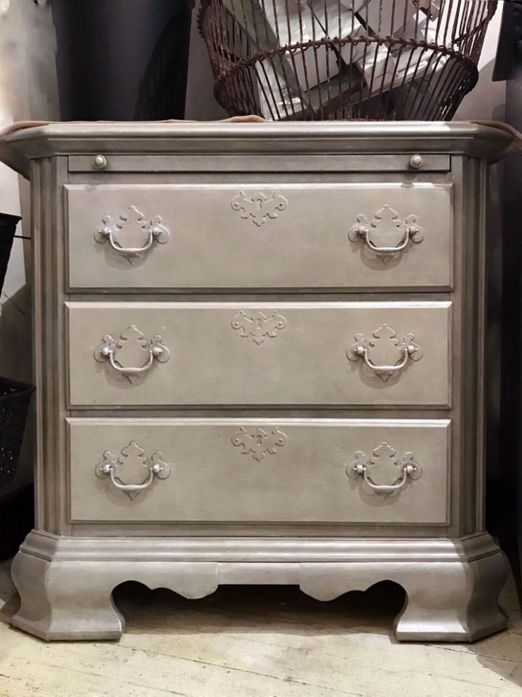 Pearlescent Nightstand Where To Buy Annie Sloan Chalk Paint On Long Island