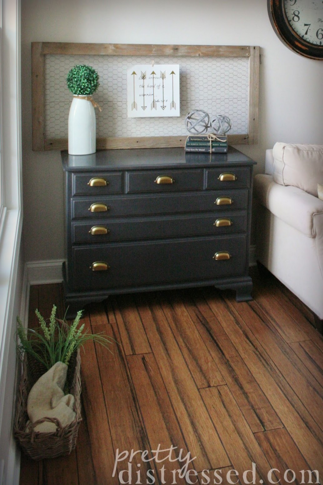 Pretty Distressed: My New Obsession: Annie Sloan® Graphite Annie Sloan Chalk Paint 2 Color Distressing