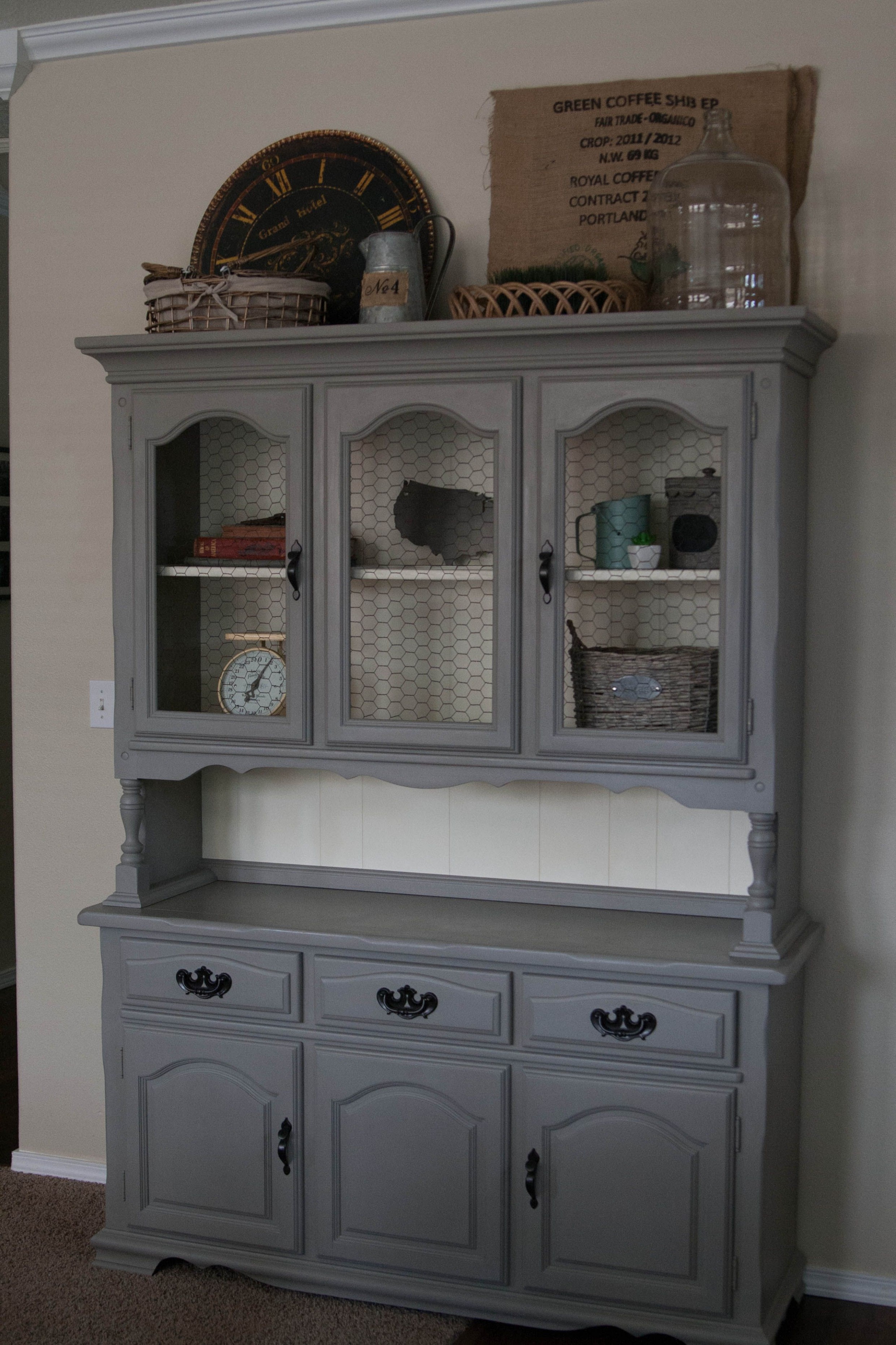 Refinished Hutch: Annie Sloan Chalk Paint In French Linen ..