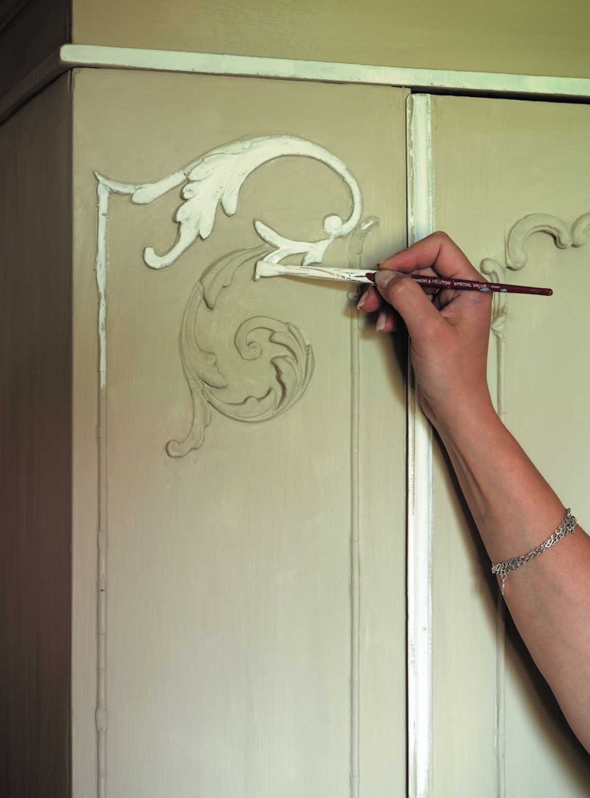 Shades Of Amber: How To Use Chalk Paint® How To Use Annie Sloan White Chalk Paint Wax
