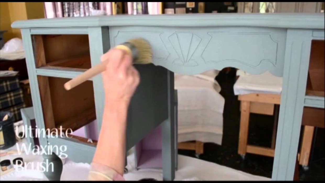 Virginia Weathersby Paints A Dressing Table With Chalk Paint® You Annie Sloan Chalk Paint