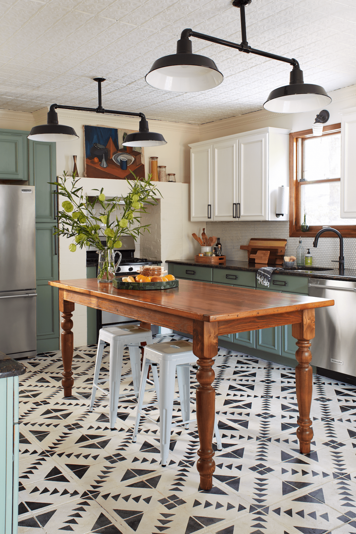 Yes, You Can Paint Your Entire Kitchen With Chalk Paint ..